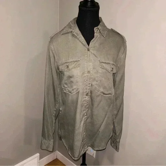 Aritzia - Community Button Up - Picture 1 of 8